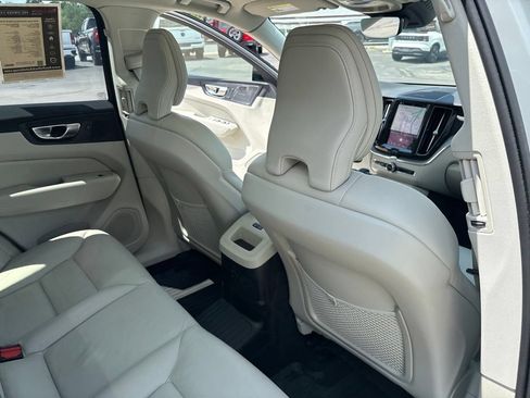 Certified 2025 Volvo XC60 T8 Plus w/ Protection Package Premier AWD/4WD image 37