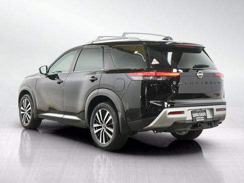 Used 2024 Nissan Pathfinder Platinum AWD/4WD image 3