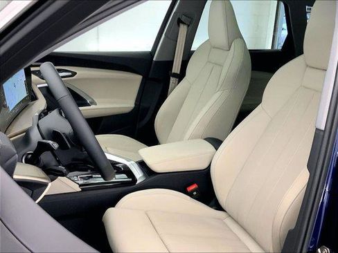 Certified 2025 Audi Q5 Premium Plus w/ Premium Plus AWD/4WD image 5