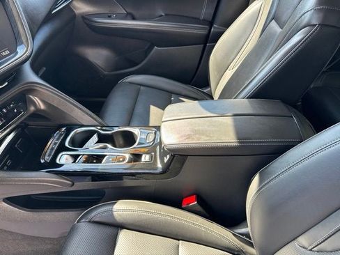 Used 2023 Buick Envision Essence FWD image 16