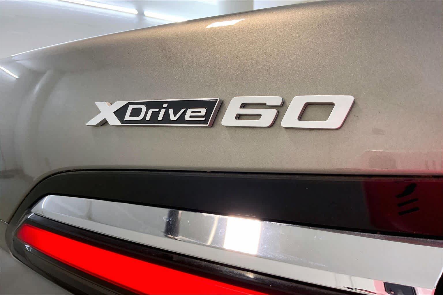 Used 2024 BMW i7 xDrive60 AWD/4WD image 9