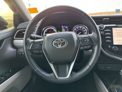 Used 2020 Toyota Camry SE image 14