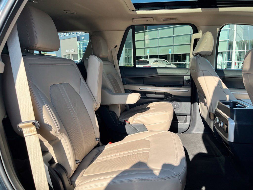 Used 2024 Ford Expedition Limited RWD image 8
