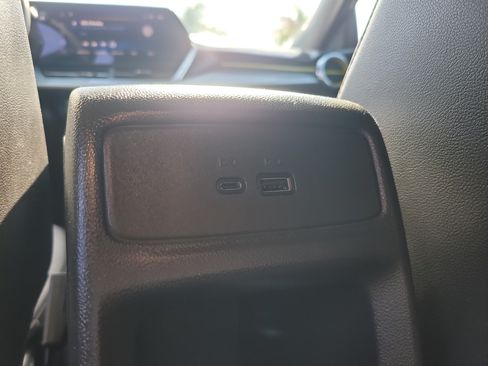 Used 2024 Chevrolet Trax LT FWD image 13