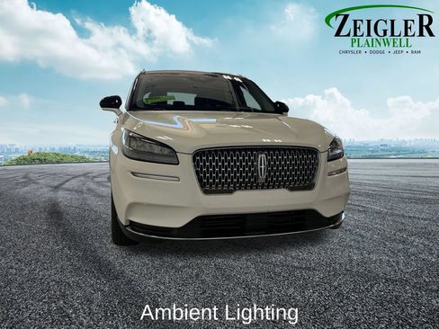 Used 2021 Lincoln Corsair AWD w/ Premium Package image 9
