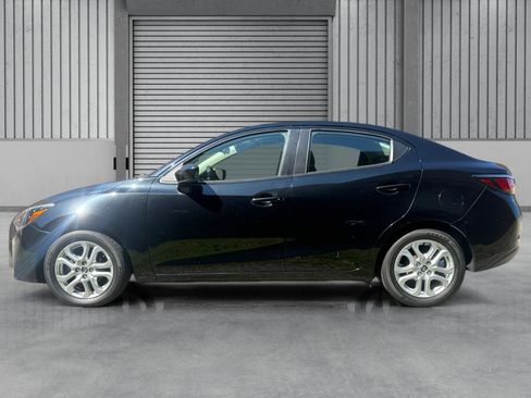 Used 2018 Toyota Yaris iA FWD image 2