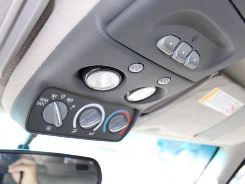 Used 1999 GMC Suburban 4WD w/ Marketing Opt Pkg 3 image 24