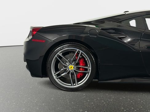 Used 2018 Ferrari 488 GTB RWD image 6