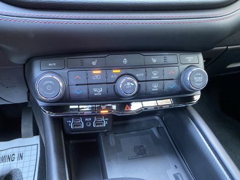 Used 2022 Dodge Durango R/T AWD/4WD image 28