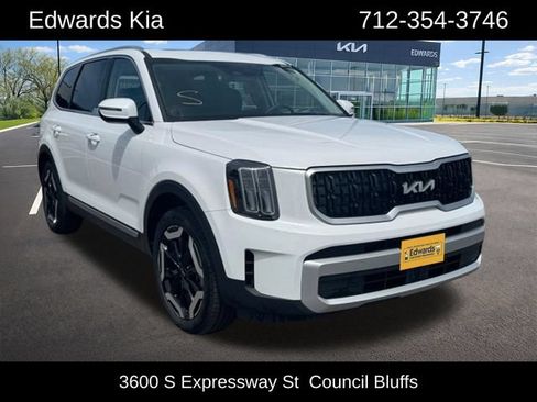 Used 2025 Kia Telluride EX w/ EX Captain's Chair Package AWD/4WD image 1