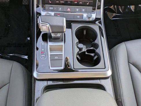 Used 2025 Audi Q7 3.0T Premium Plus image 17