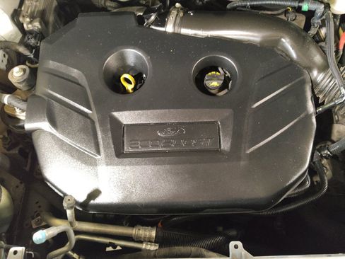 Used 2016 Ford Edge SE image 30