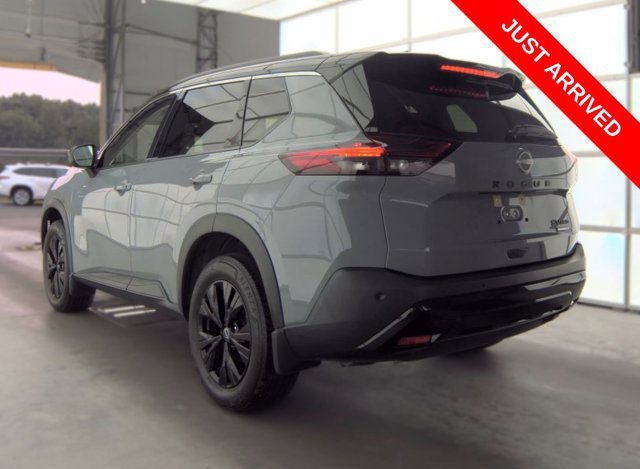 Used 2023 Nissan Rogue SV w/ SV Premium B Package AWD/4WD image 3