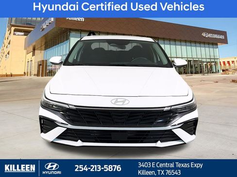 Used 2025 Hyundai Elantra SEL FWD image 2