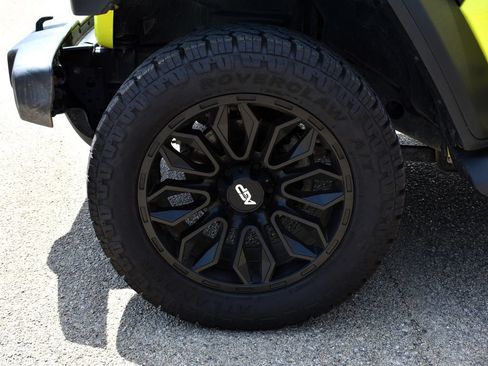 Used 2023 Jeep Wrangler Unlimited Sport AWD/4WD image 6