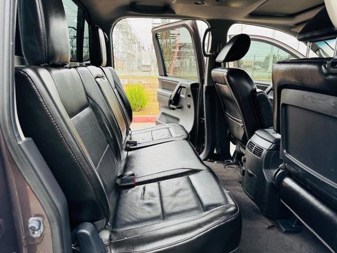 Used 2014 Nissan Titan SL w/ SL Moonroof Package image 13