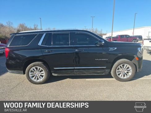 Used 2022 GMC Yukon SLT w/ SLT Premium Package image 4
