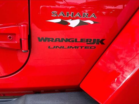 Used 2018 Jeep Wrangler Unlimited Sahara image 29