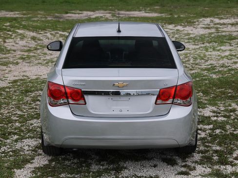 Used 2013 Chevrolet Cruze LT FWD image 9