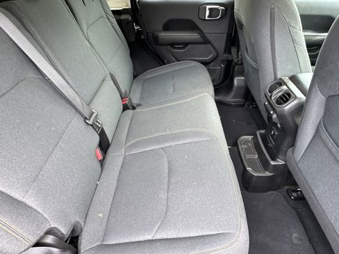 Used 2025 Jeep Wrangler Sahara w/ Safety Group image 15