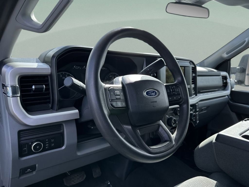 Used 2025 Ford F250 XLT AWD/4WD image 19
