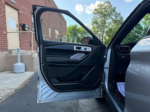 Used 2020 Ford Explorer ST w/ Premium Technology Package AWD/4WD image 13