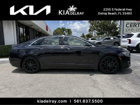 Used 2020 Lincoln MKZ Reserve w/ Luxury Package FWD image 2