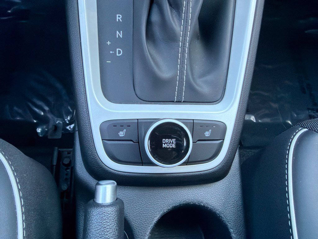 Certified 2024 Hyundai Venue Limited FWD image 29