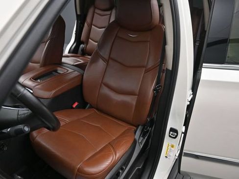 Used 2015 Cadillac Escalade Premium AWD/4WD image 21