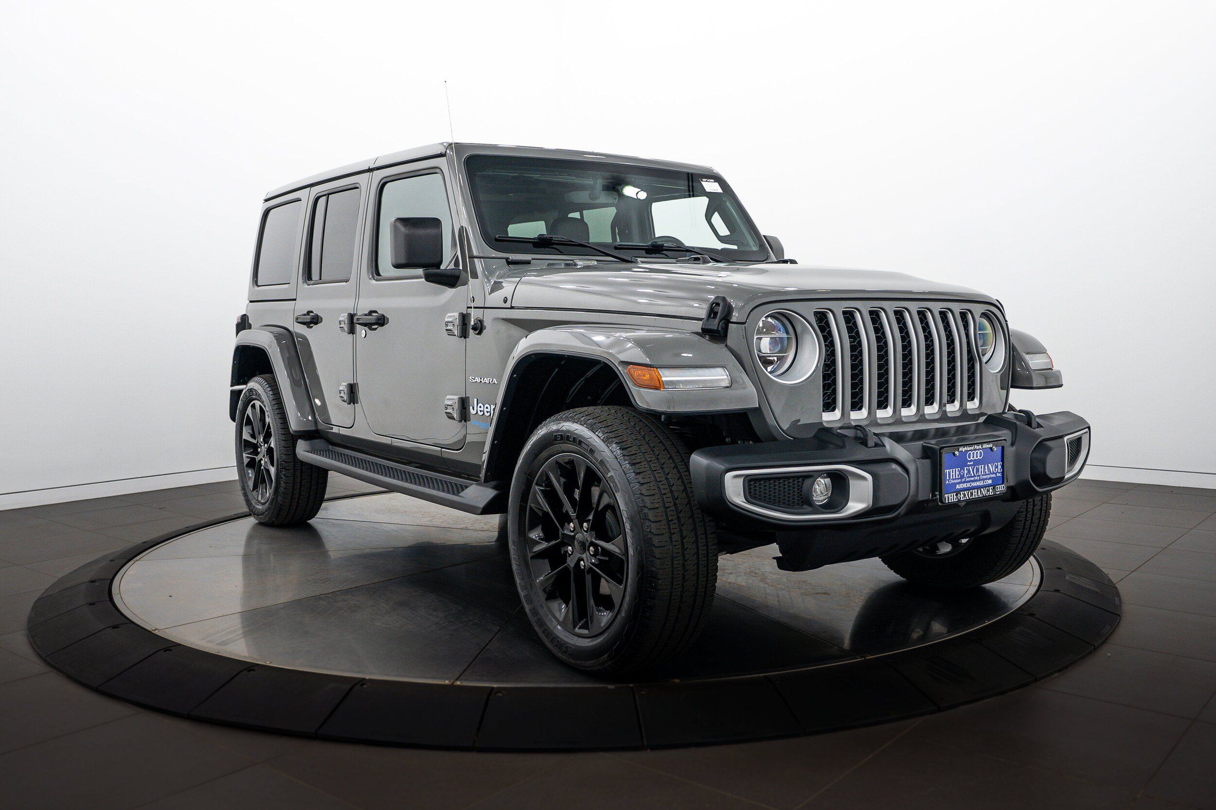 Used 2021 Jeep Wrangler Unlimited Sahara w/ Cold Weather Group AWD/4WD image 2