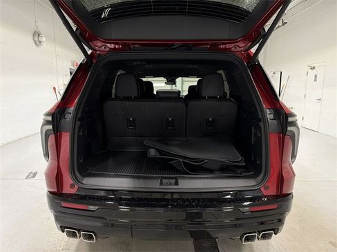 New 2026 Chevrolet Traverse High Country w/ LPO, Illumination Package image 15