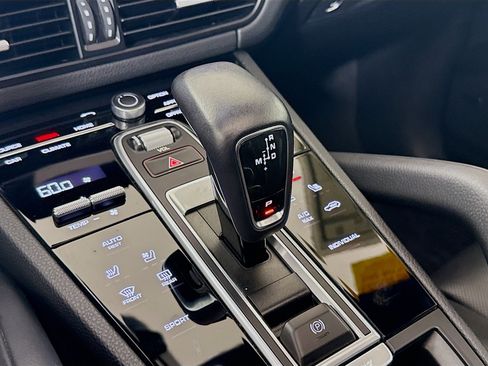 Used 2023 Porsche Cayenne image 19