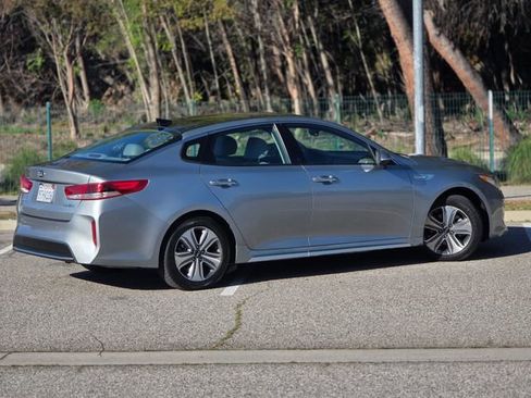 Used 2017 Kia Optima EX w/ Technology Package image 16