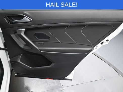 Used 2023 Volkswagen Tiguan SE R-Line image 34