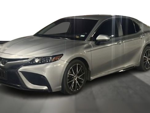 Used 2021 Toyota Camry SE image 1