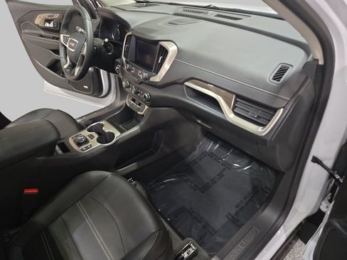 Used 2023 GMC Terrain Denali w/ Denali Premium Package image 10