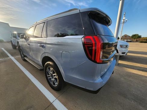 Used 2025 Ford Expedition Active RWD image 6