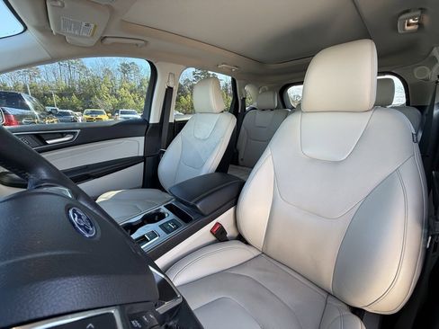 Used 2022 Ford Edge Titanium w/ Equipment Group 301A image 22