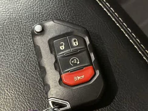Used 2021 Jeep Gladiator Overland w/ Popular Equipment Package AWD/4WD image 34