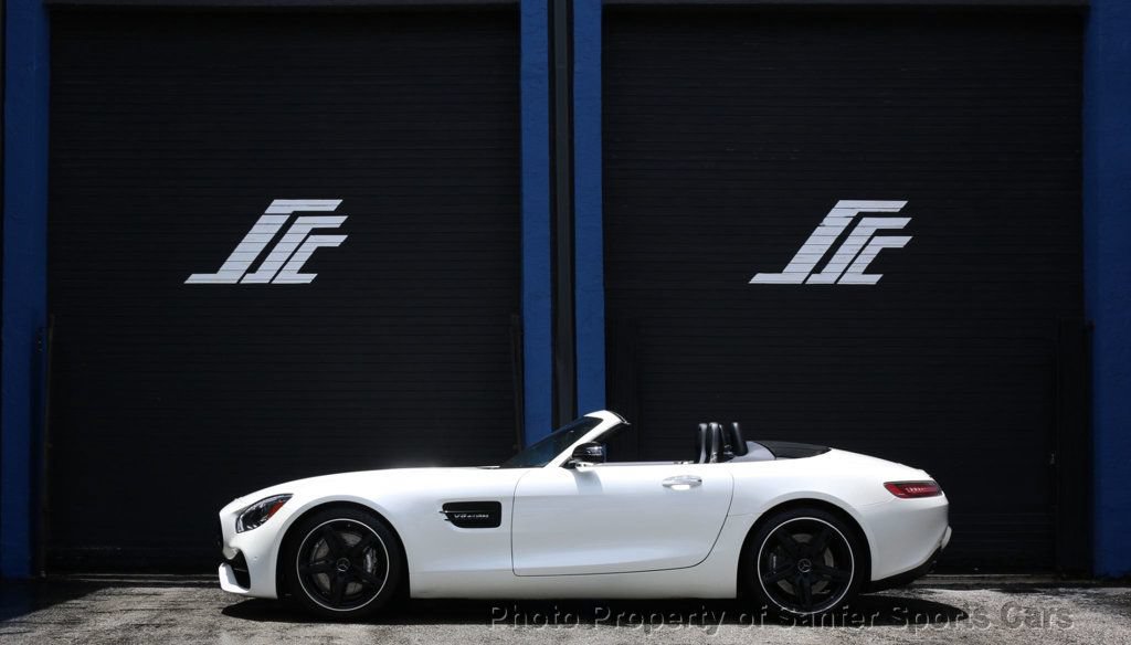 Used 2018 Mercedes-Benz AMG GT Roadster image 2