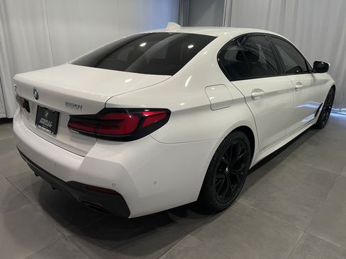Used 2022 BMW 530i xDrive w/ M Sport Package AWD/4WD image 6
