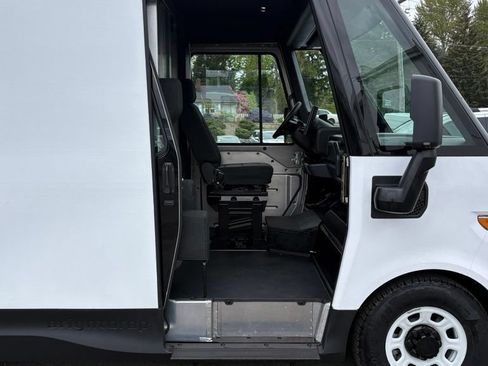 Used 2024 Chevrolet Brightdrop 400 w/ Commercial Equipment Package AWD/4WD image 18