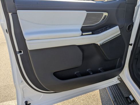 Certified 2025 Ford Expedition Platinum w/ Platinum Ultimate Package image 12