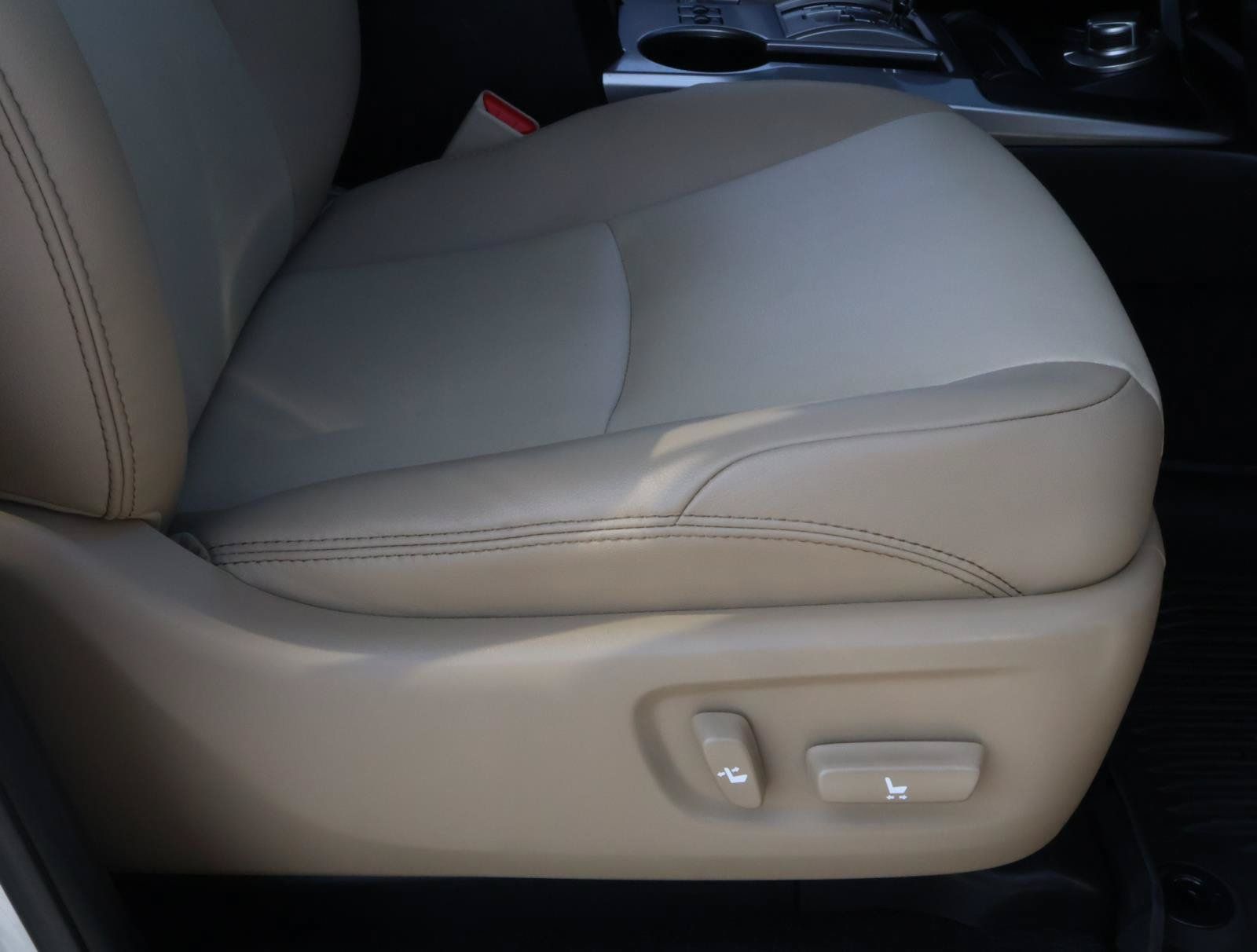 Used 2021 Toyota 4Runner SR5 Premium w/ Moonroof Package AWD/4WD image 19