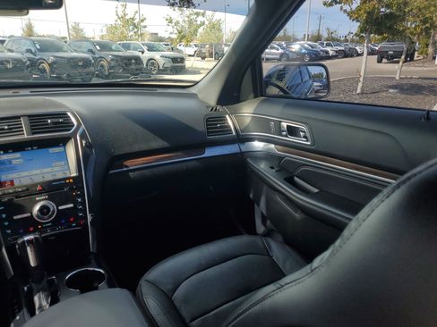 Used 2018 Ford Explorer Limited w/ Equipment Group 301A image 24
