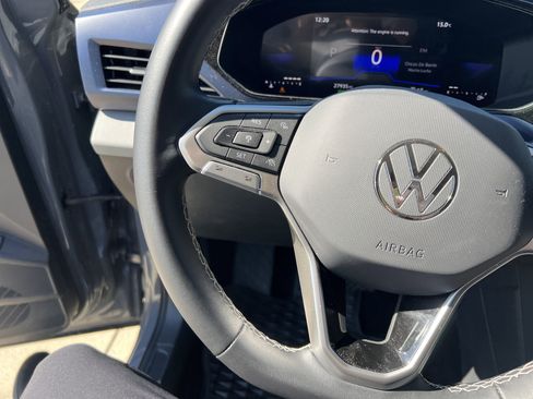 Certified 2023 Volkswagen Taos SE image 18