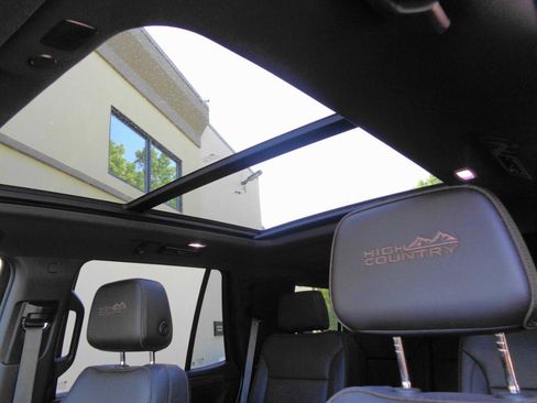 Used 2023 Chevrolet Tahoe High Country w/ Premium Package 2 AWD/4WD image 14