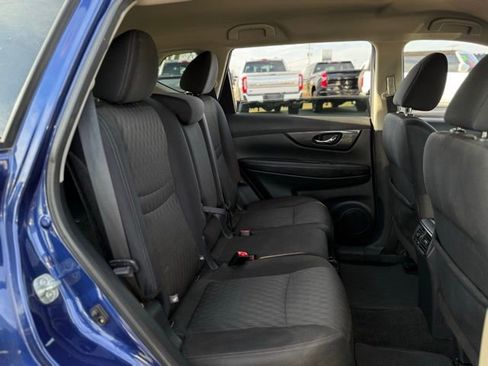 Used 2019 Nissan Rogue S image 22