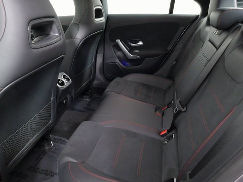 Used 2023 Mercedes-Benz CLA 250 4MATIC image 39