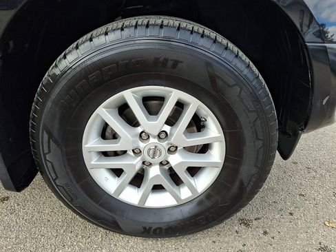 Used 2019 Nissan Frontier SV image 10